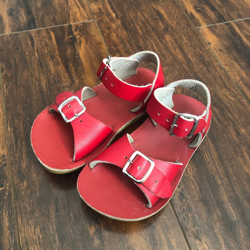 6T Saltwater Sandals in Red